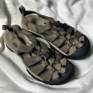 Keen Newport H2 Brindle/Canteen 1024631 (Men's 8.5/Women’s 10)